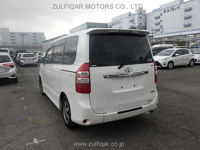 TOYOTA NOAH 2010 Image 20