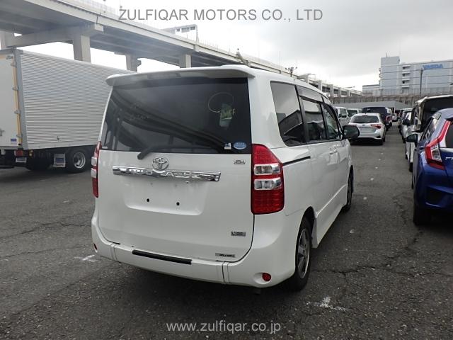 TOYOTA NOAH 2010 Image 21