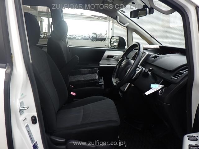 TOYOTA NOAH 2010 Image 22