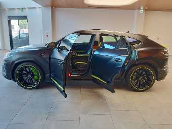 LAMBORGHINI URUS 2022 Image 11