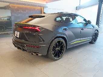 LAMBORGHINI URUS 2022 Image 16