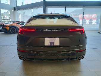 LAMBORGHINI URUS 2022 Image 17