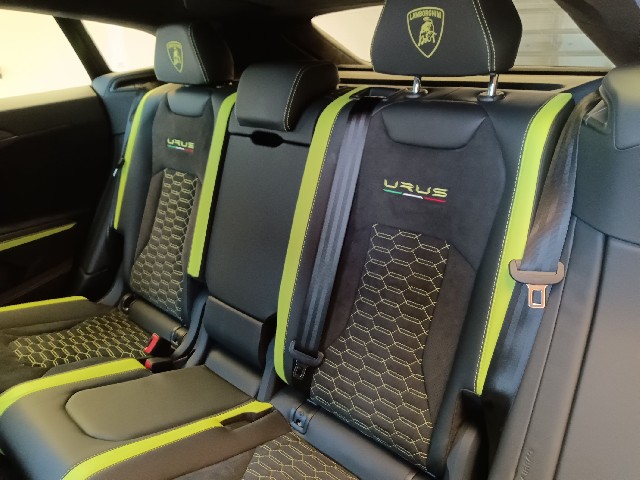 LAMBORGHINI URUS 2022 Image 38