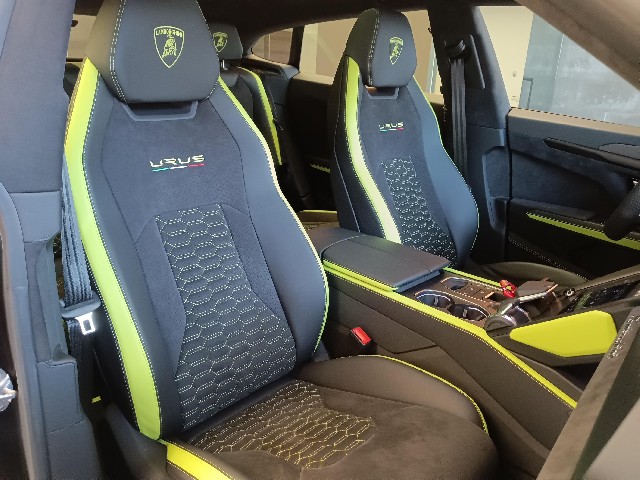 LAMBORGHINI URUS 2022 Image 46
