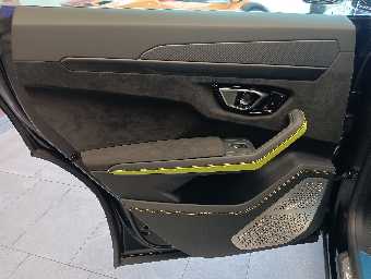 LAMBORGHINI URUS 2022 Image 42