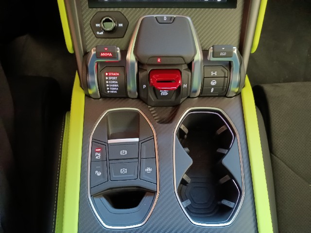 LAMBORGHINI URUS 2022 Image 56