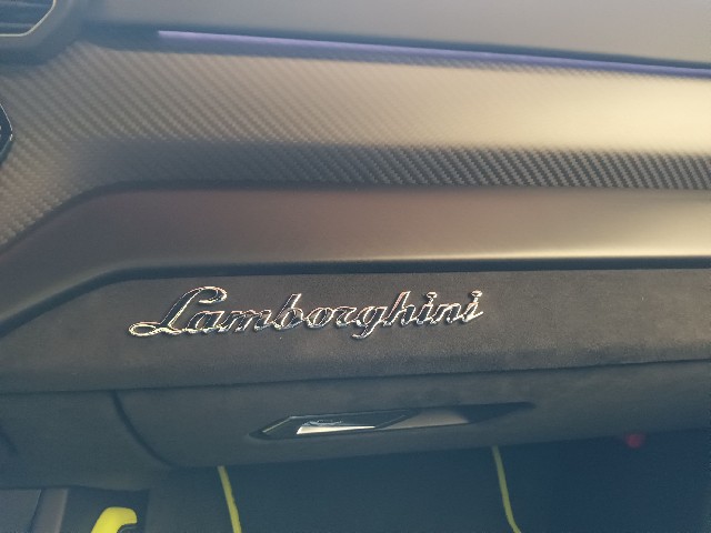 LAMBORGHINI URUS 2022 Image 57