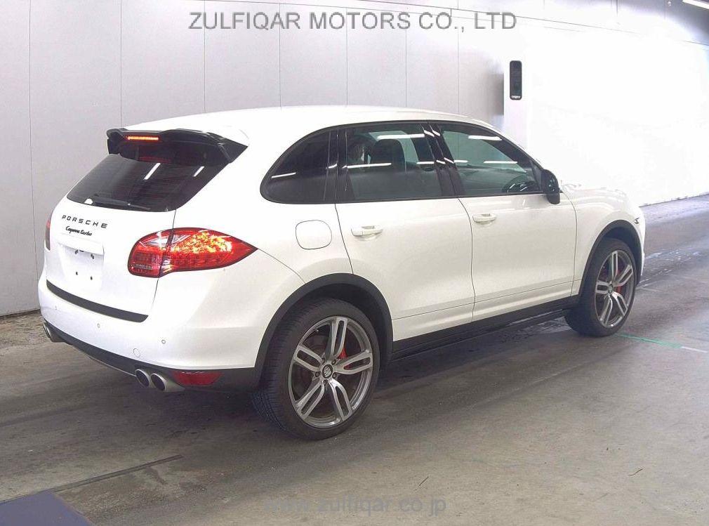 PORSCHE CAYENNE 2011 Image 2