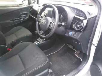 TOYOTA VITZ 2019 Image 3