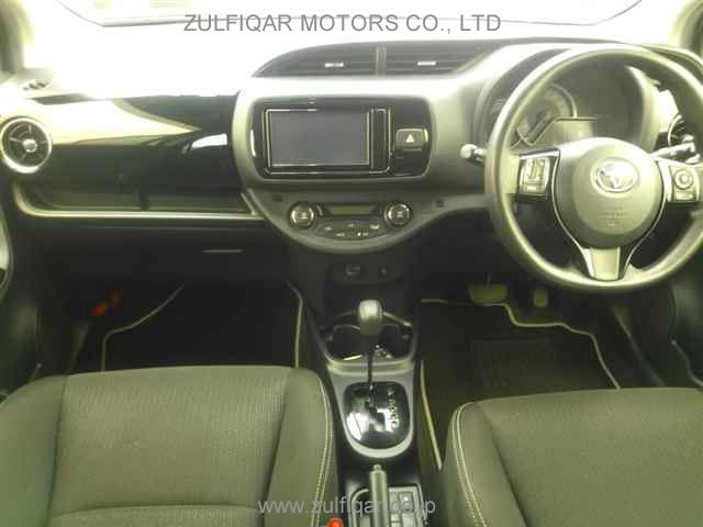 TOYOTA VITZ 2019 Image 8