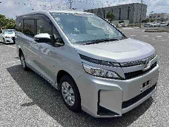 TOYOTA VOXY 2019 Image 2