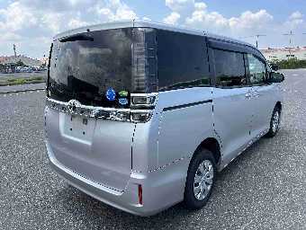 TOYOTA VOXY 2019 Image 3