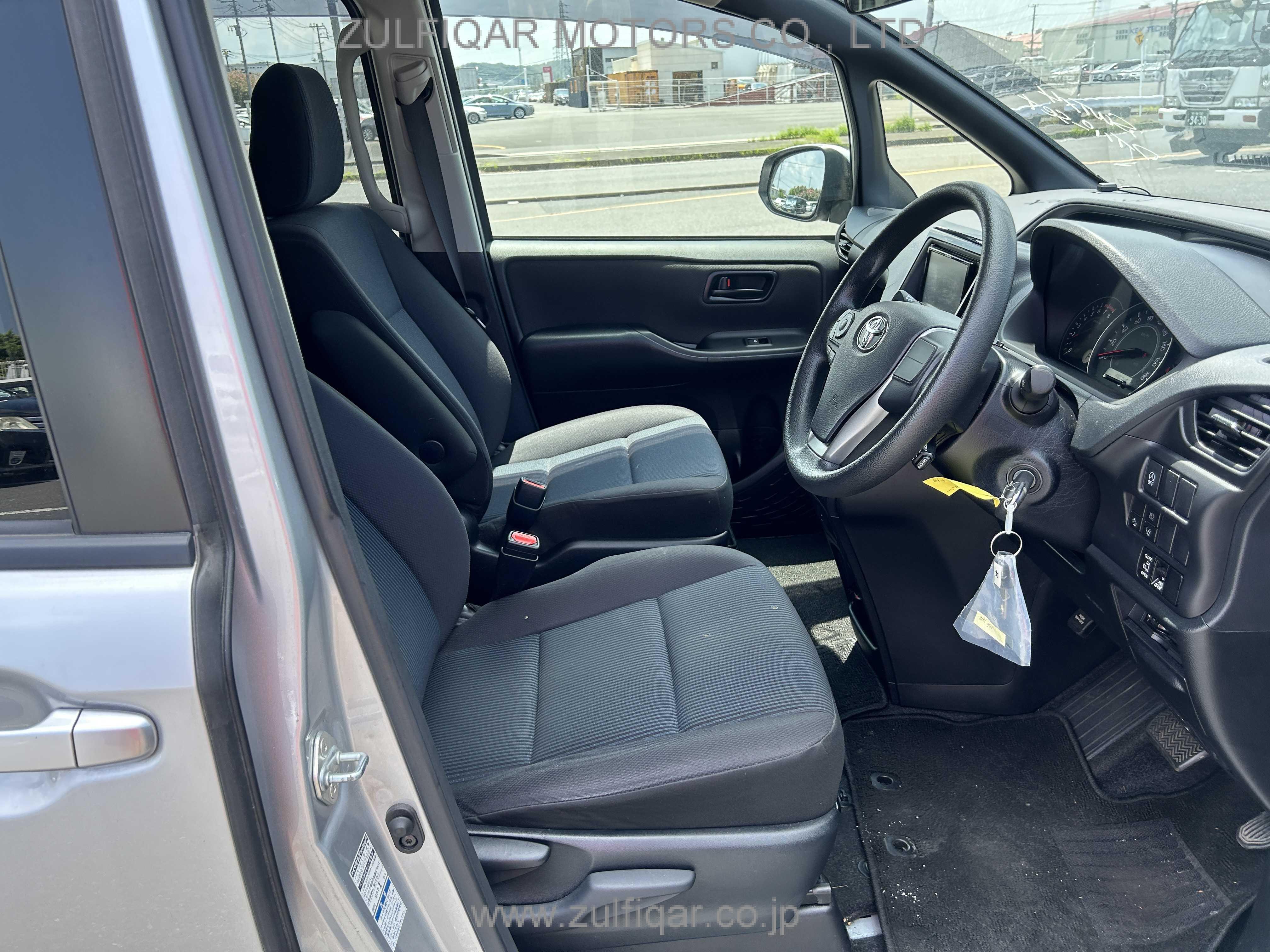 TOYOTA VOXY 2019 Image 23