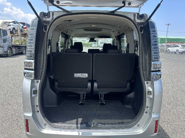 TOYOTA VOXY 2019 Image 26