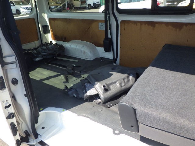 TOYOTA HIACE 2015 Image 20