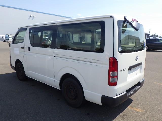 TOYOTA HIACE 2015 Image 30