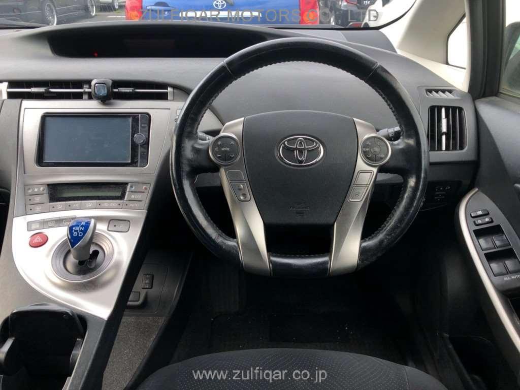 TOYOTA PRIUS PHV 2013 Image 6