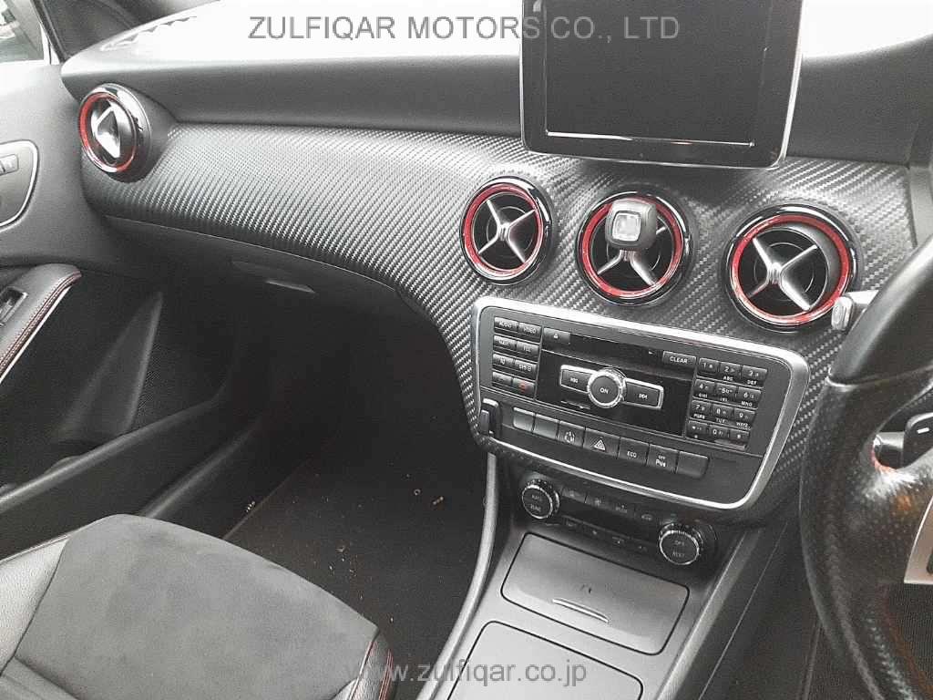 MERCEDES BENZ A CLASS 2013 Image 9