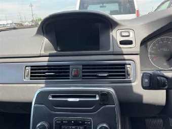 VOLVO V70 2012 Image 6