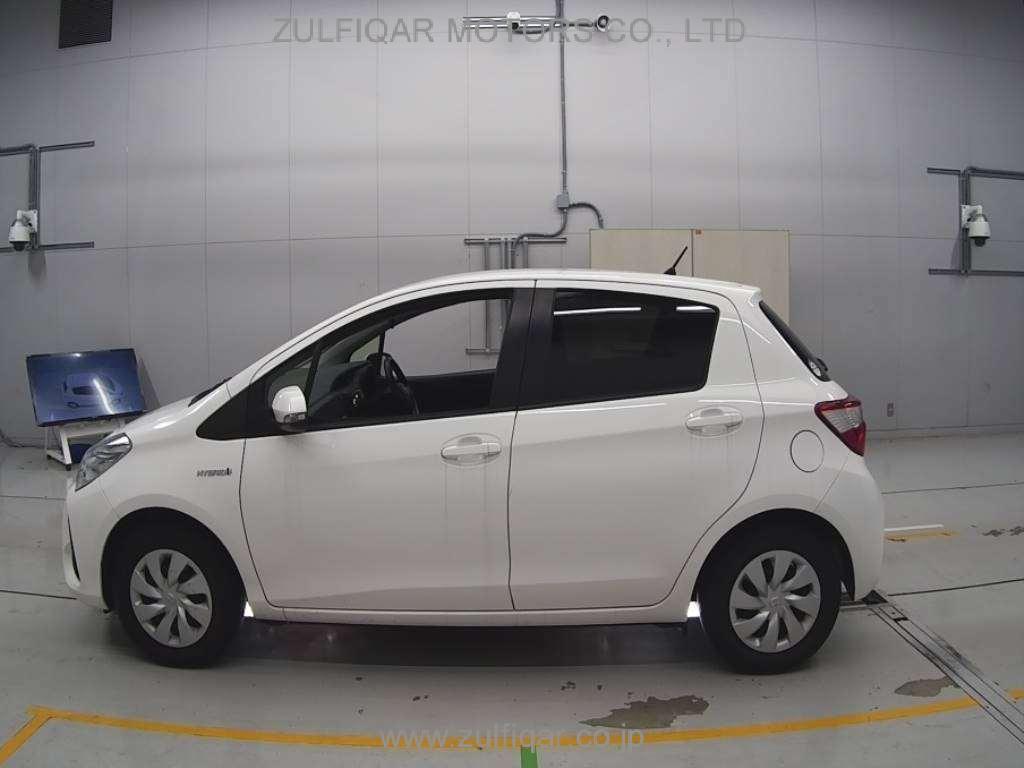 TOYOTA VITZ 2019 Image 4