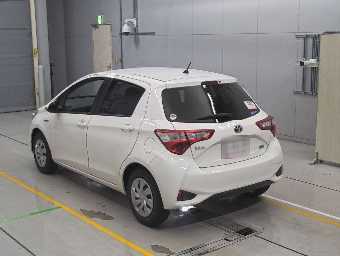 TOYOTA VITZ 2019 Image 6
