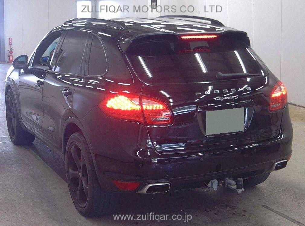 PORSCHE CAYENNE 2011 Image 2