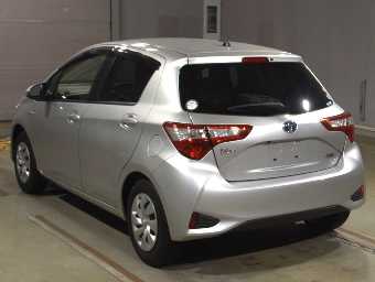 TOYOTA VITZ 2019 Image 4