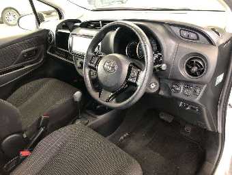 TOYOTA VITZ 2019 Image 5