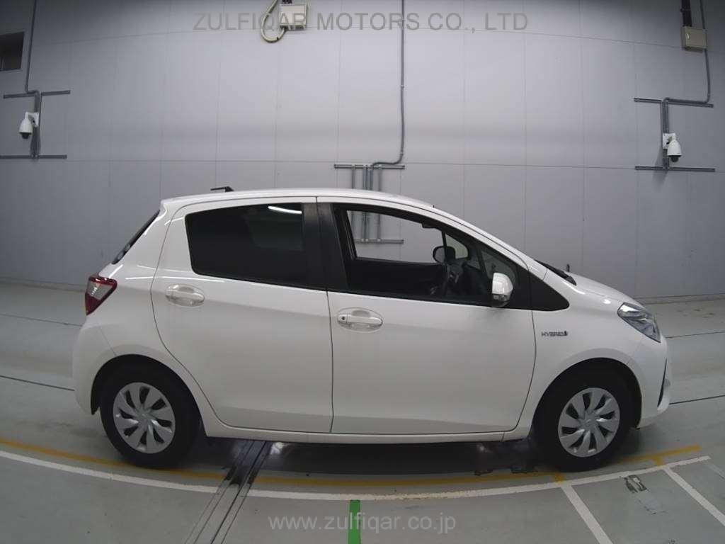 TOYOTA VITZ 2019 Image 3