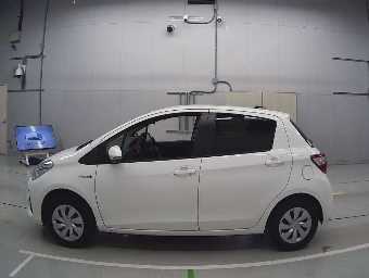TOYOTA VITZ 2019 Image 4