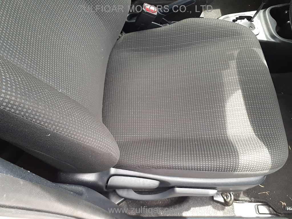 TOYOTA VITZ 2019 Image 8