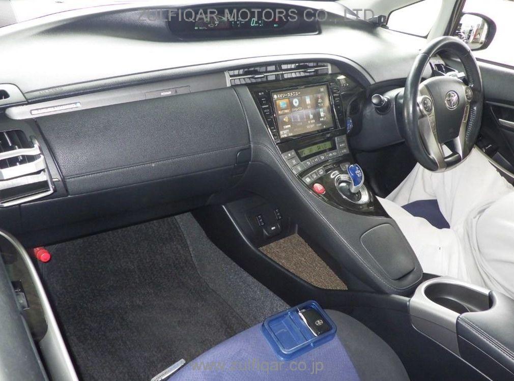 TOYOTA PRIUS PHV 2014 Image 3