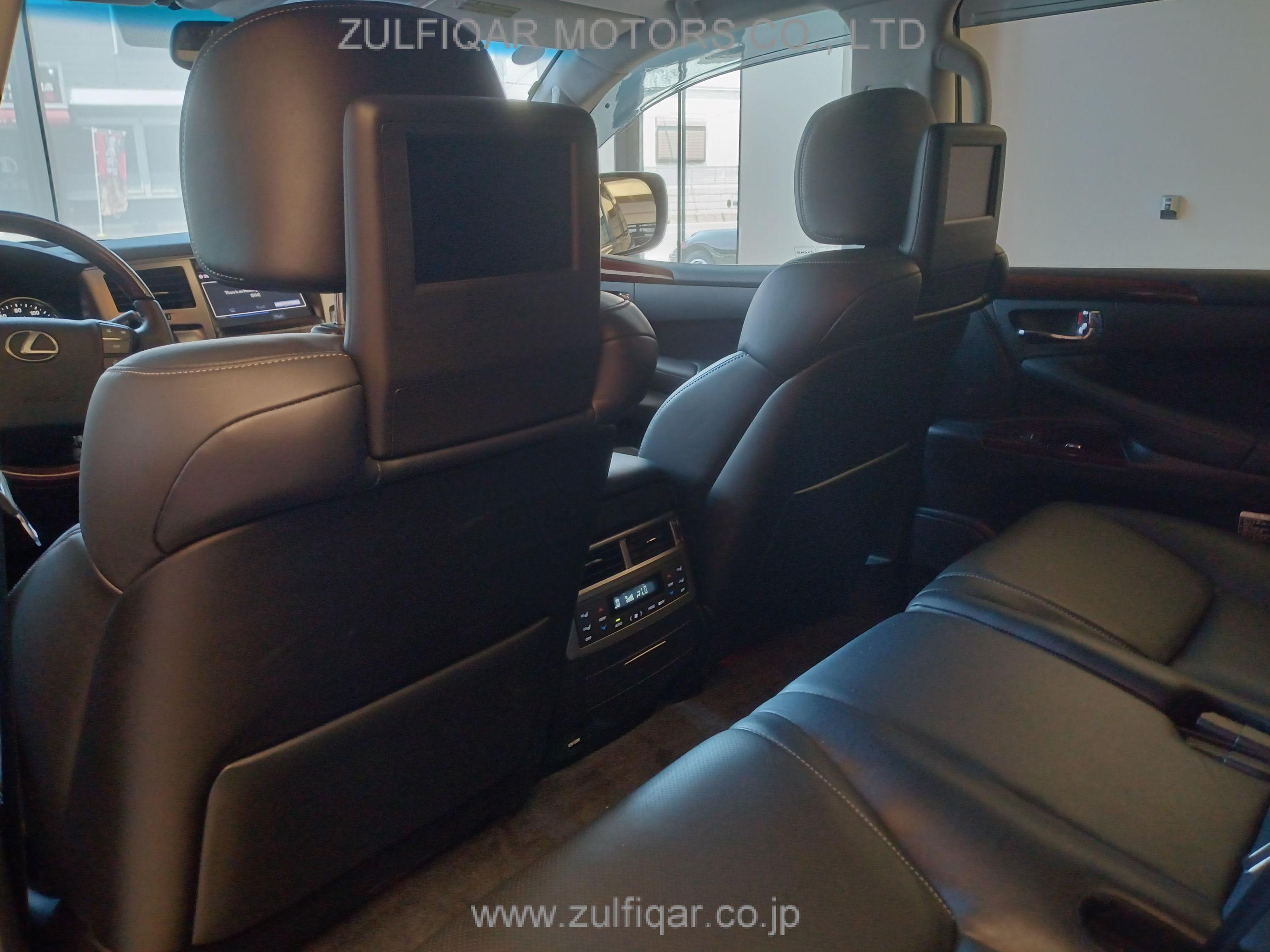 LEXUS LX 570 2013 Image 25