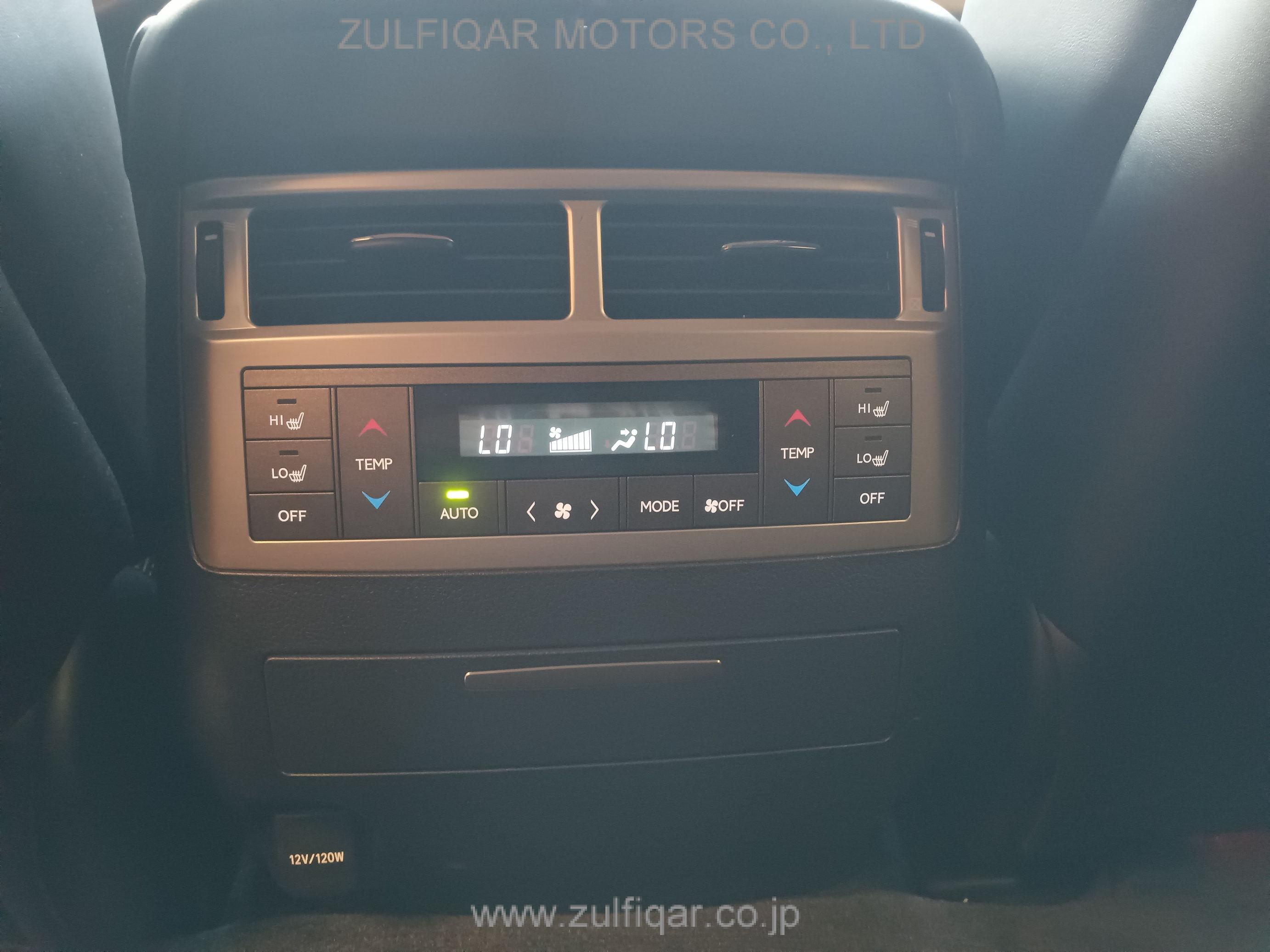 LEXUS LX 570 2013 Image 27