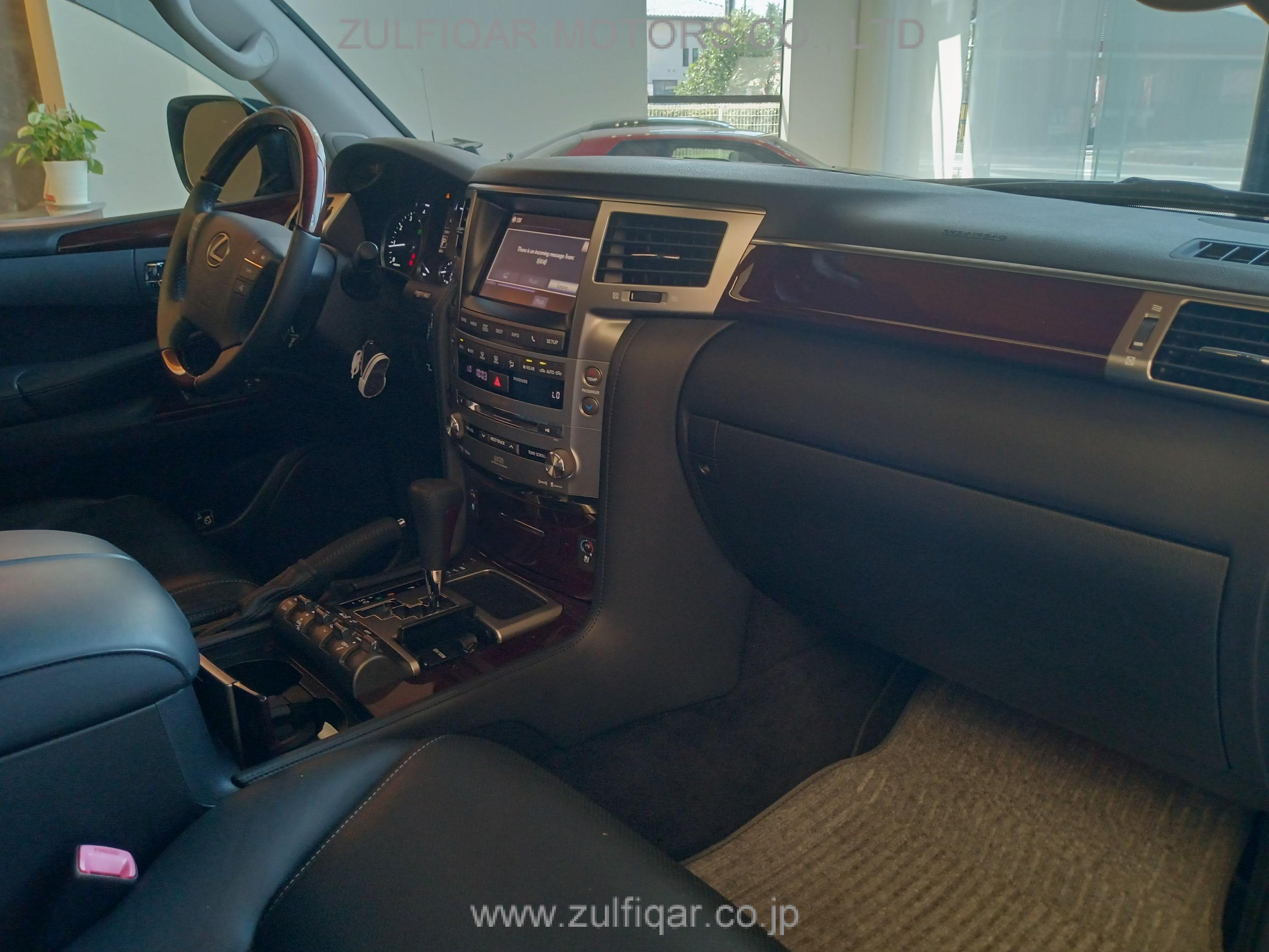 LEXUS LX 570 2013 Image 35