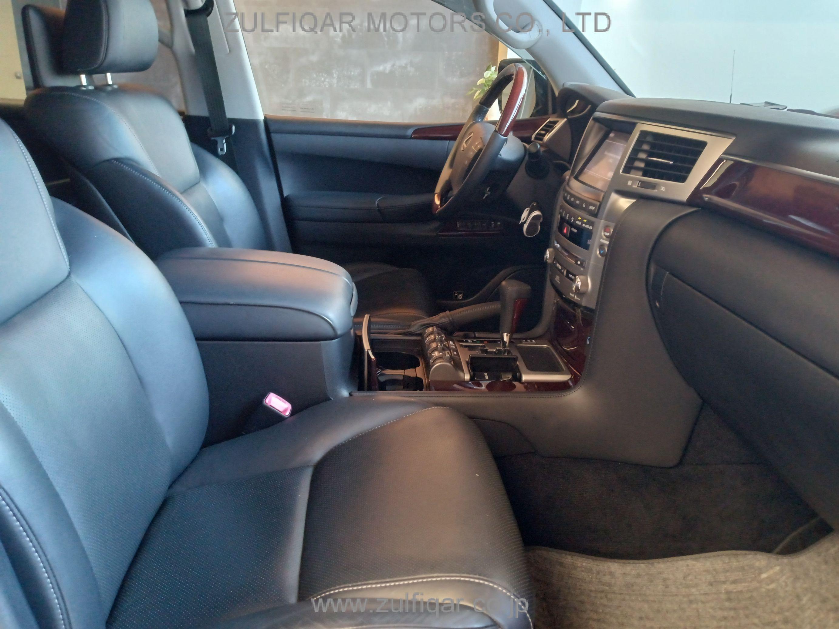 LEXUS LX 570 2013 Image 36