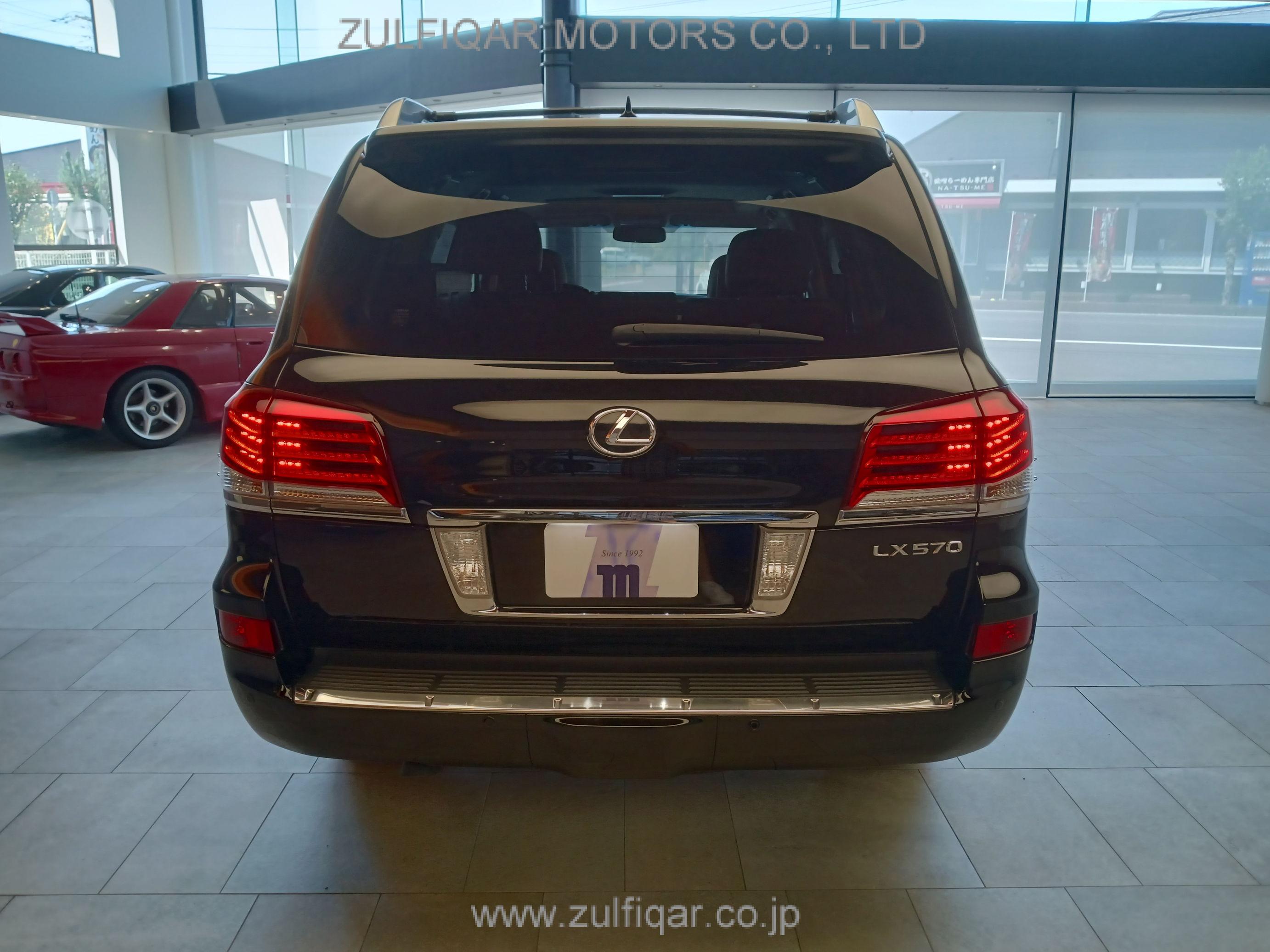 LEXUS LX 570 2013 Image 9