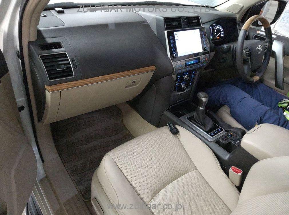 TOYOTA LAND CRUISER PRADO 2023 Image 3