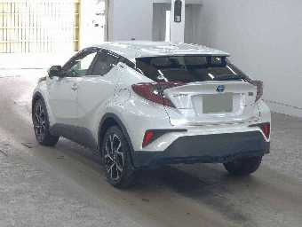 TOYOTA C-HR 2018 Image 2