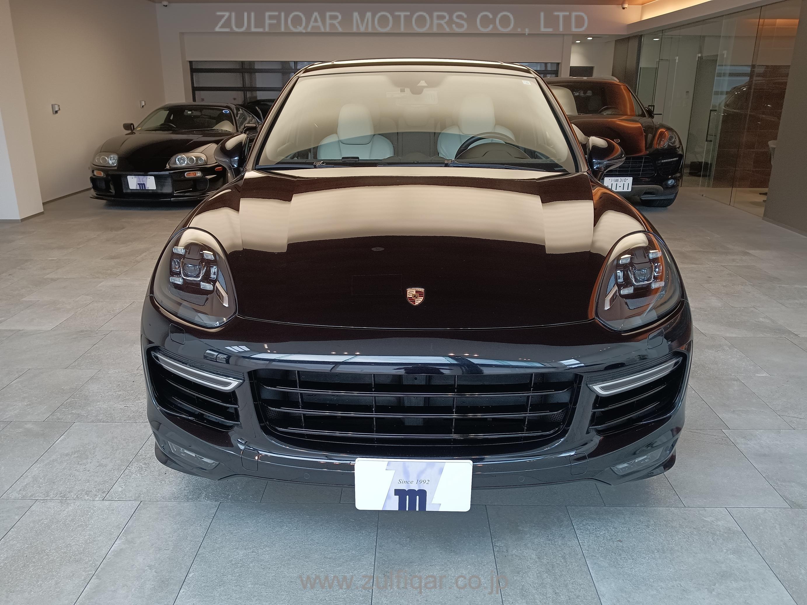 PORSCHE CAYENNE 2016 Image 2