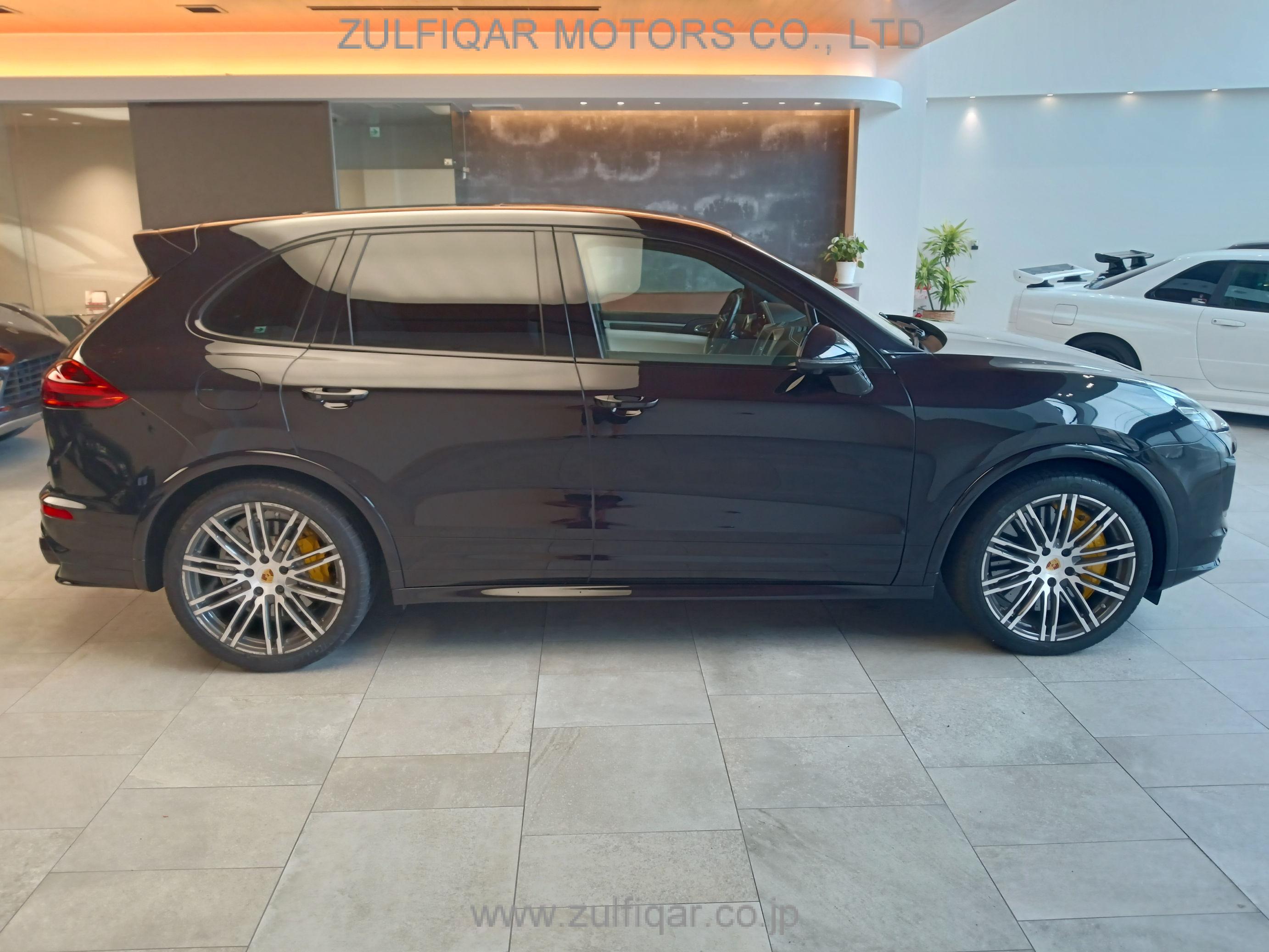 PORSCHE CAYENNE 2016 Image 4