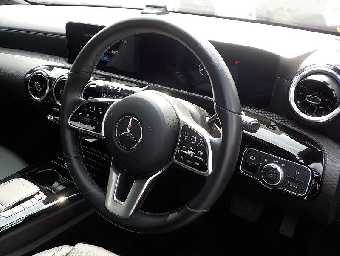 MERCEDES BENZ A CLASS 2021 Image 12