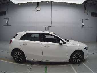 MERCEDES BENZ A CLASS 2021 Image 3