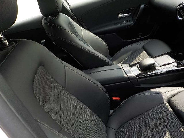 MERCEDES BENZ A CLASS 2021 Image 22