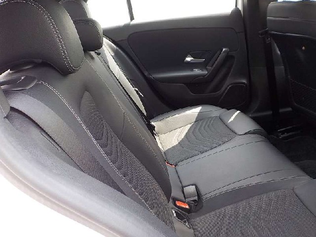MERCEDES BENZ A CLASS 2021 Image 23