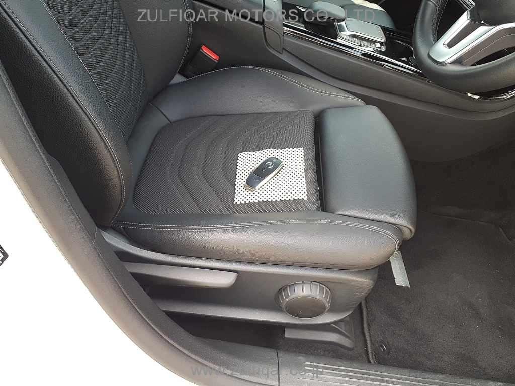 MERCEDES BENZ A CLASS 2021 Image 8