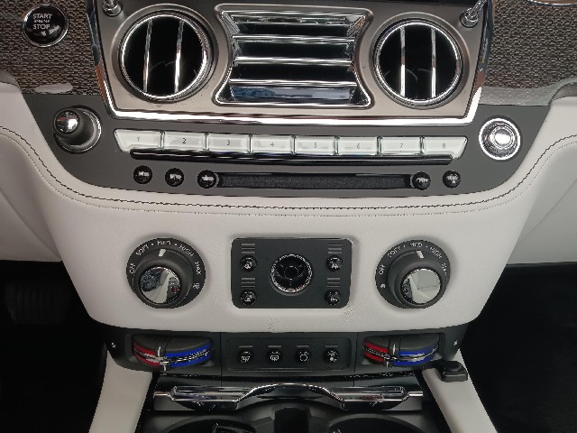 ROLLS ROYCE DAWN 2019 Image 71