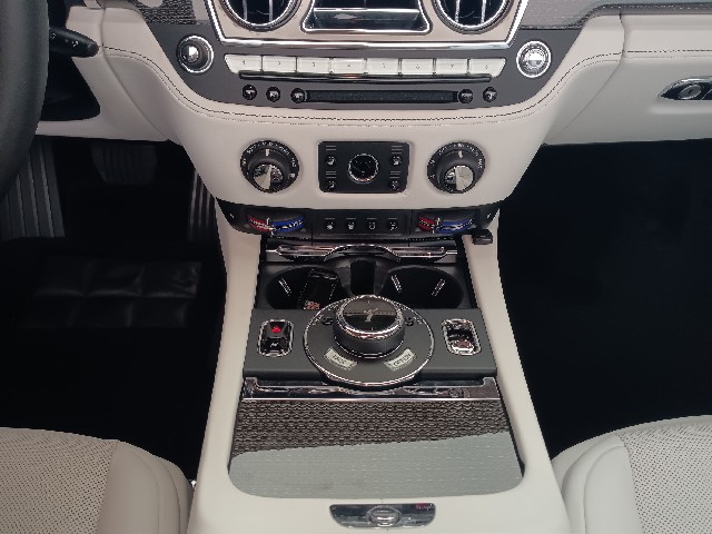 ROLLS ROYCE DAWN 2019 Image 72