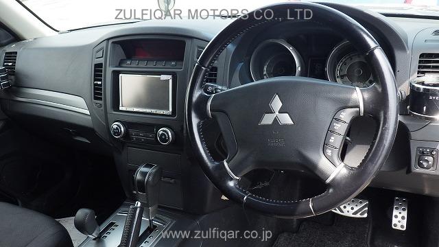 MITSUBISHI PAJERO 2010 Image 11