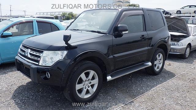 MITSUBISHI PAJERO 2010 Image 8